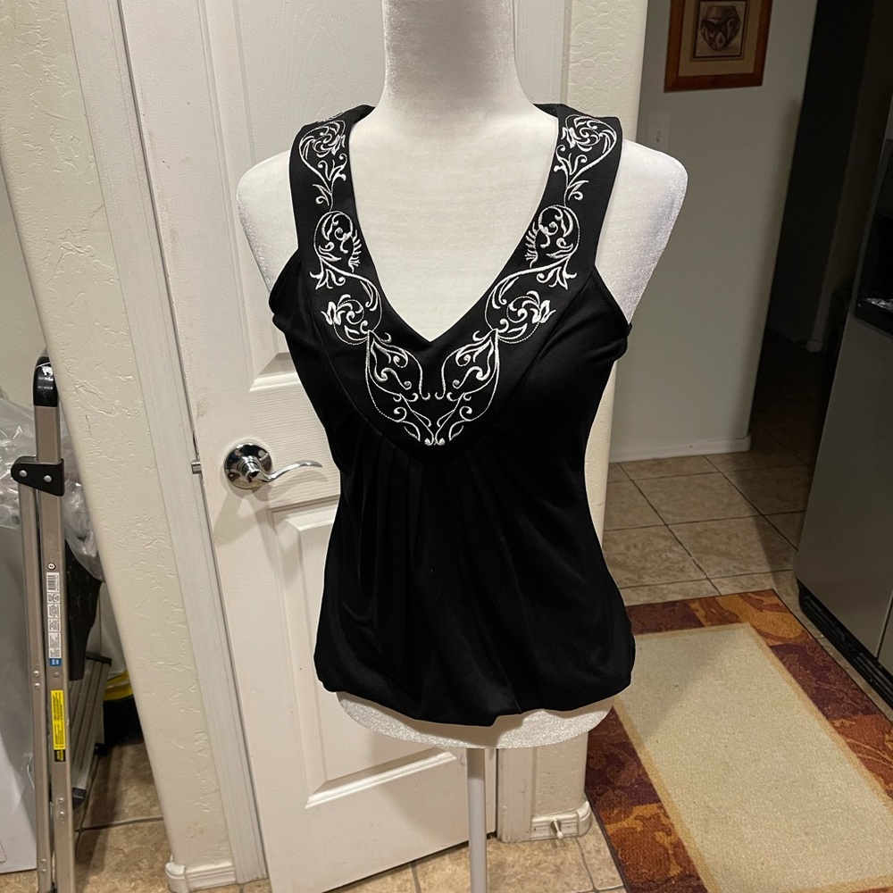 🎈WHBM sleeveless shirt ❤️❤️SALE❤️❤️clearout